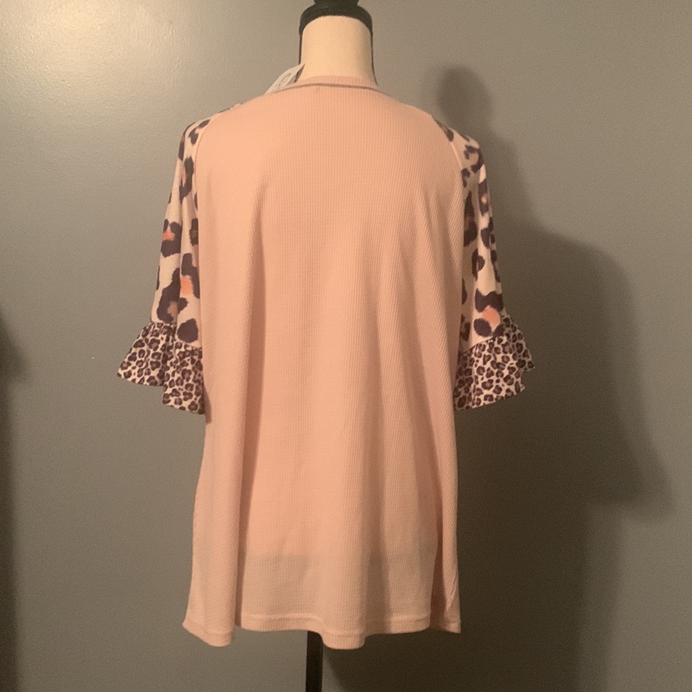 Tan Waffle Knit Leopard Sleeve Top NWT - Picture 4 of 8